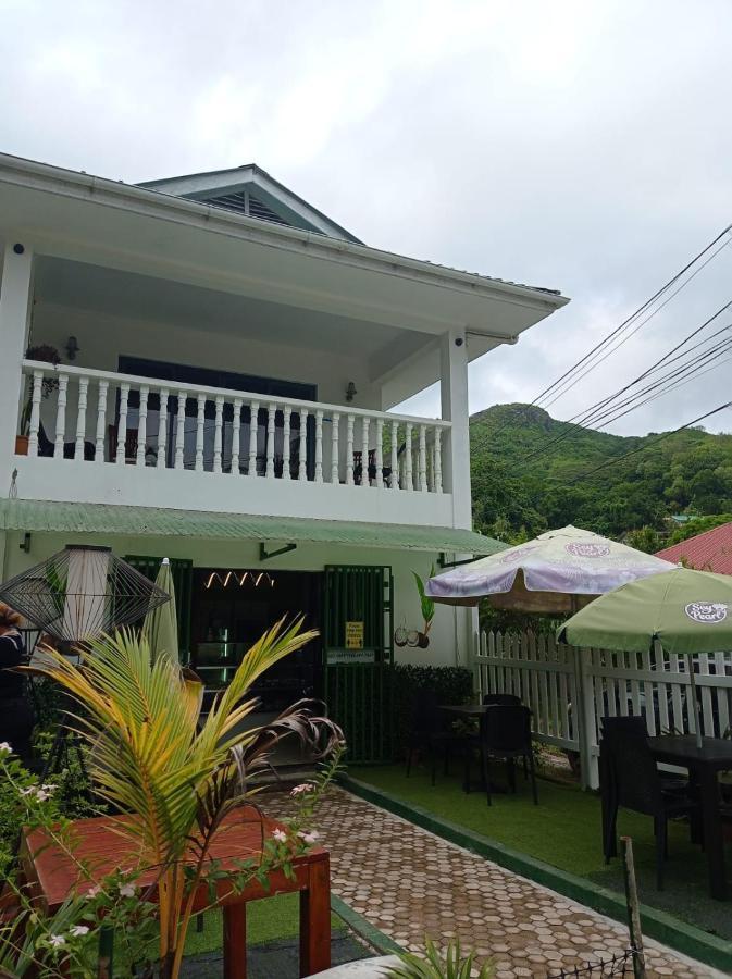 Les Forbans Selfcatering Apartment Takamaka Екстериор снимка