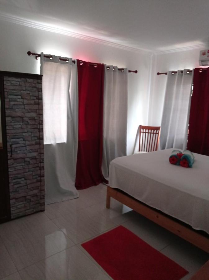 Les Forbans Selfcatering Apartment Takamaka Екстериор снимка