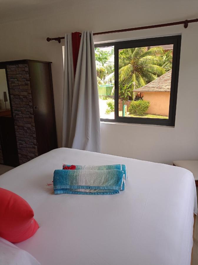 Les Forbans Selfcatering Apartment Takamaka Екстериор снимка