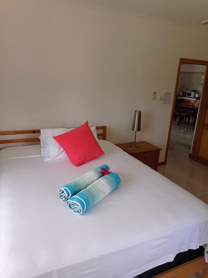 Les Forbans Selfcatering Apartment Takamaka Екстериор снимка
